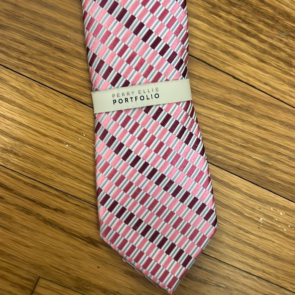 NWT Perry Ellis pink tie